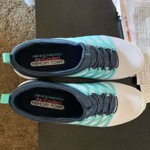 Sketchers memory foam sneakers